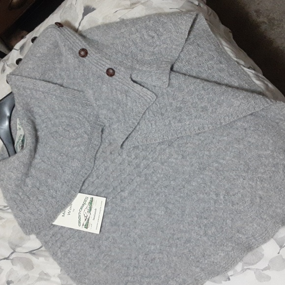 Made In Ireland Cowl Neck Merino Wool Poncho Sweater - Picture 5 of 7